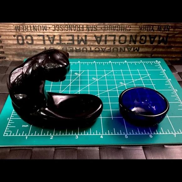 Vintage Haeger Style Black Cat | Gazing Bowl | Art Glass Cobalt Bowl - Picture 5 of 13